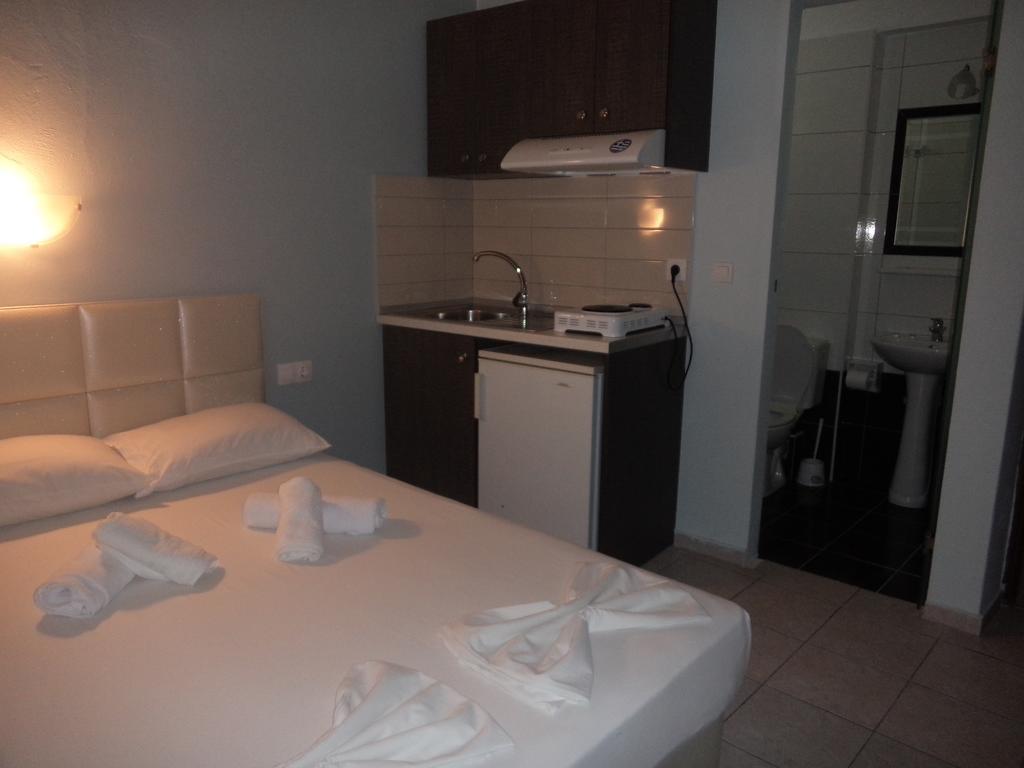 Hotel Dioni Paralía Chambre photo