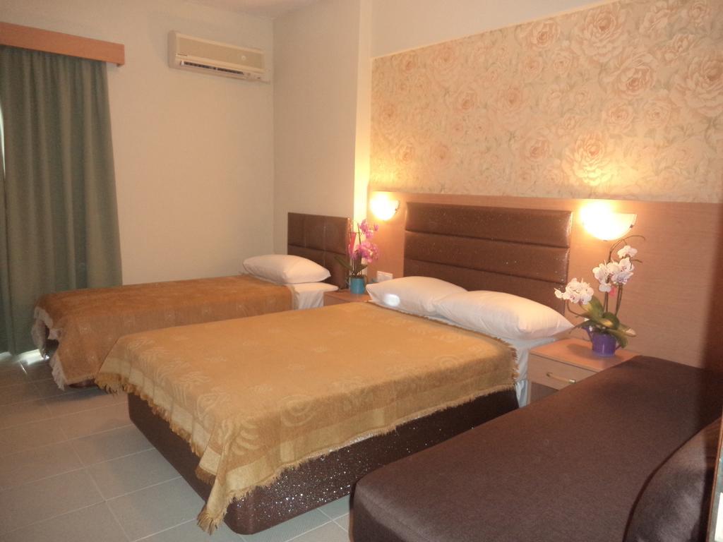 Hotel Dioni Paralía Chambre photo